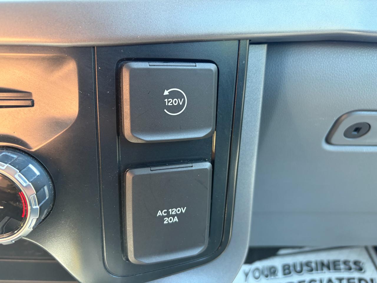 Ford F-150 XLT SuperCrew 4WD 2025