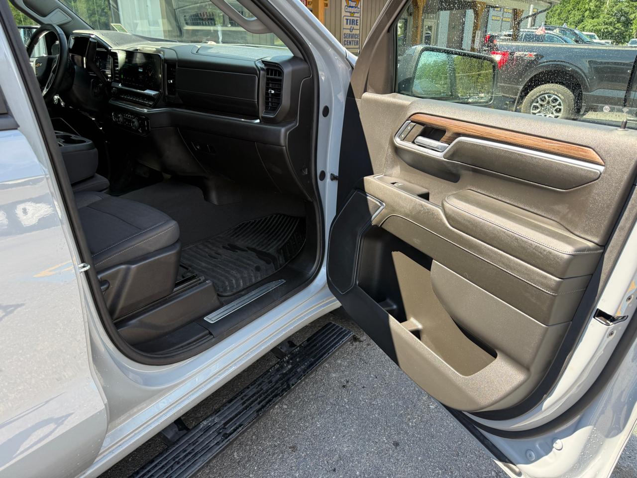 Chevrolet Silverado 1500 LT-L Crew Cab 4WD 2024