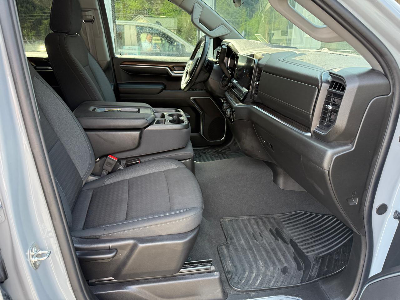 Chevrolet Silverado 1500 LT-L Crew Cab 4WD 2024