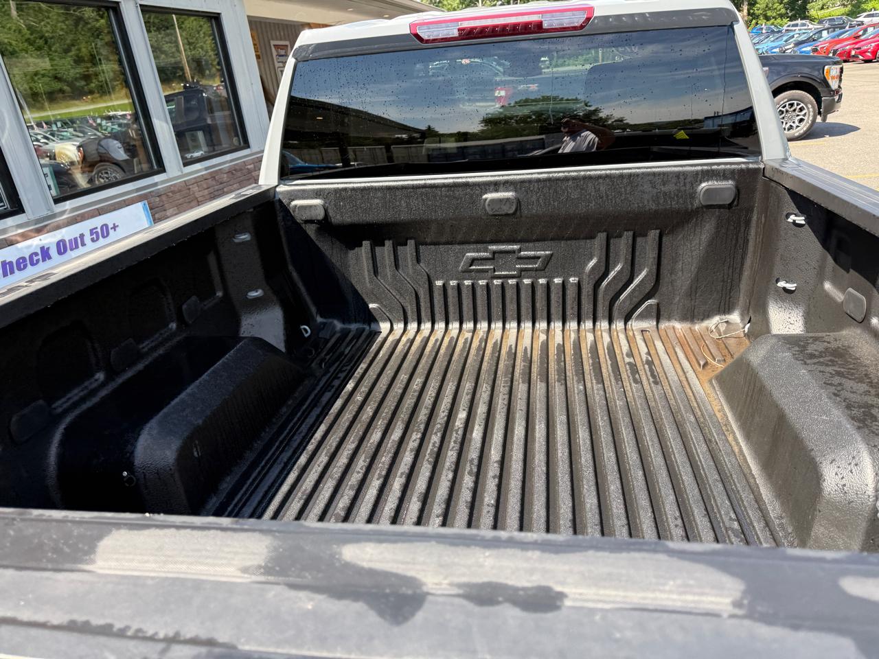 Chevrolet Silverado 1500 LT-L Crew Cab 4WD 2024