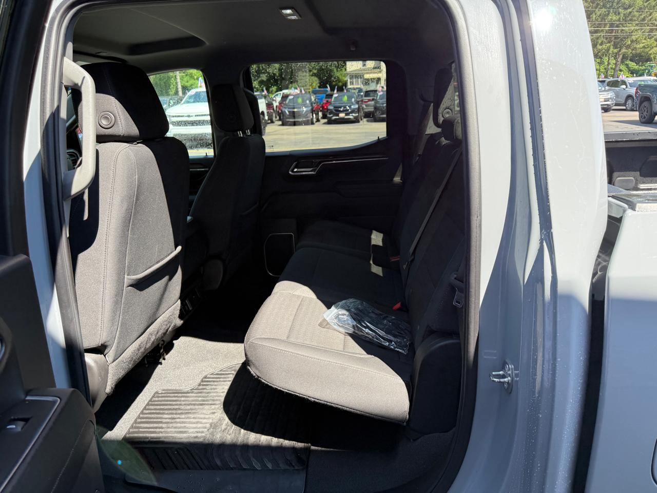 Chevrolet Silverado 1500 LT-L Crew Cab 4WD 2024