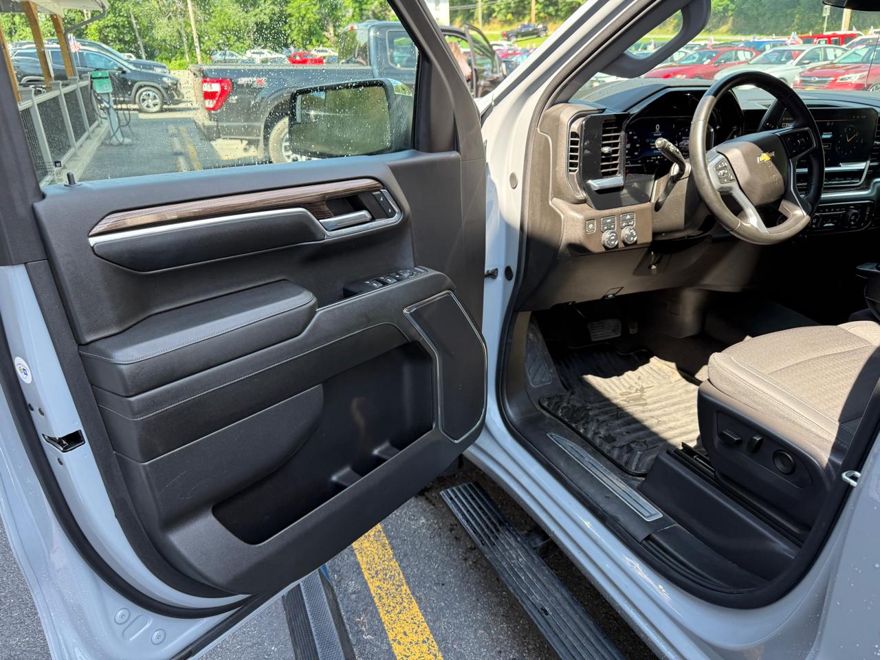 Chevrolet Silverado 1500 LT-L Crew Cab 4WD 2024