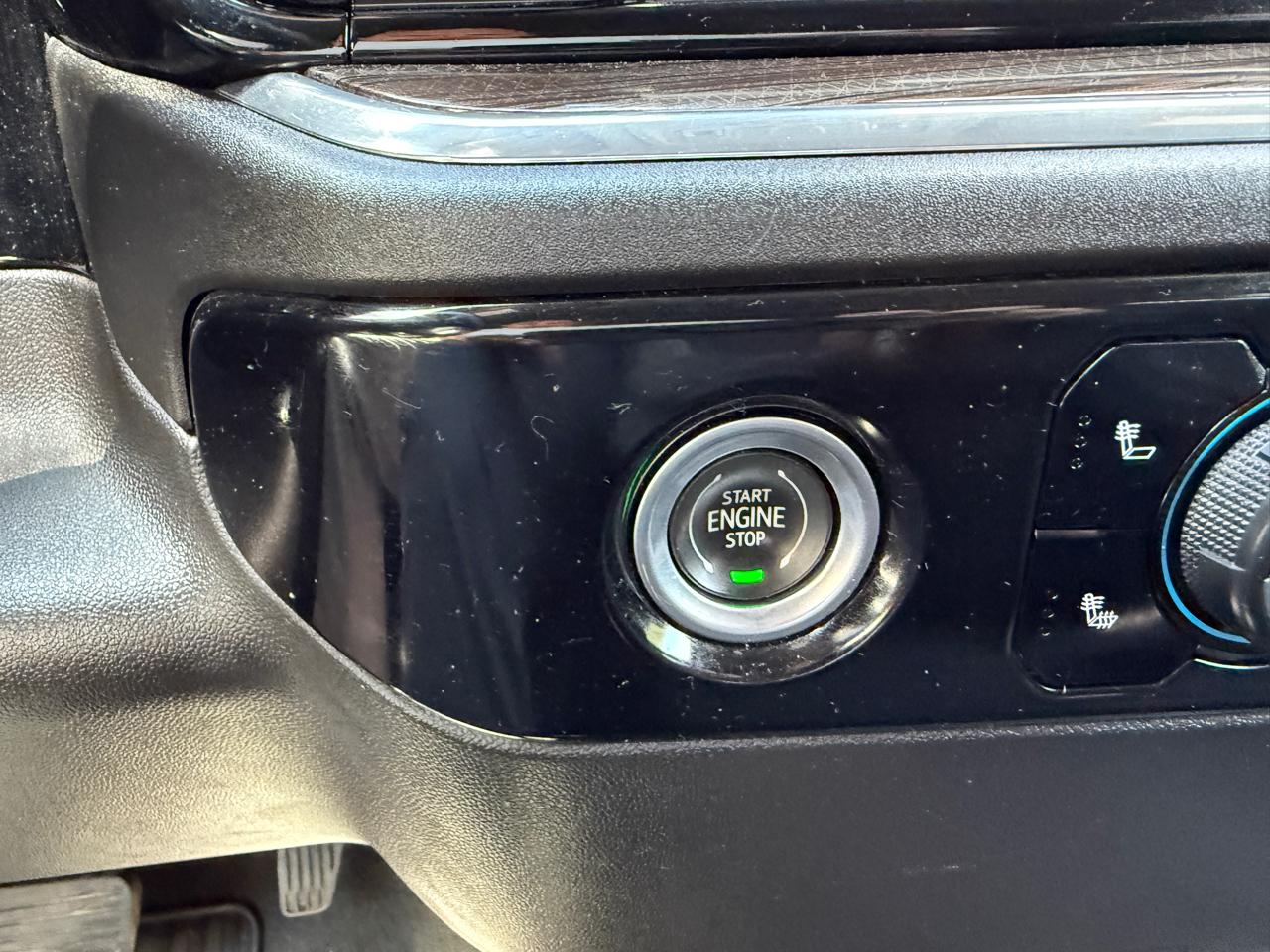 Chevrolet Silverado 1500 LT-L Crew Cab 4WD 2024