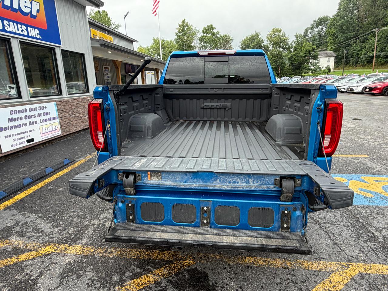 GMC Sierra 1500 AT4 Crew Cab 4WD 2023
