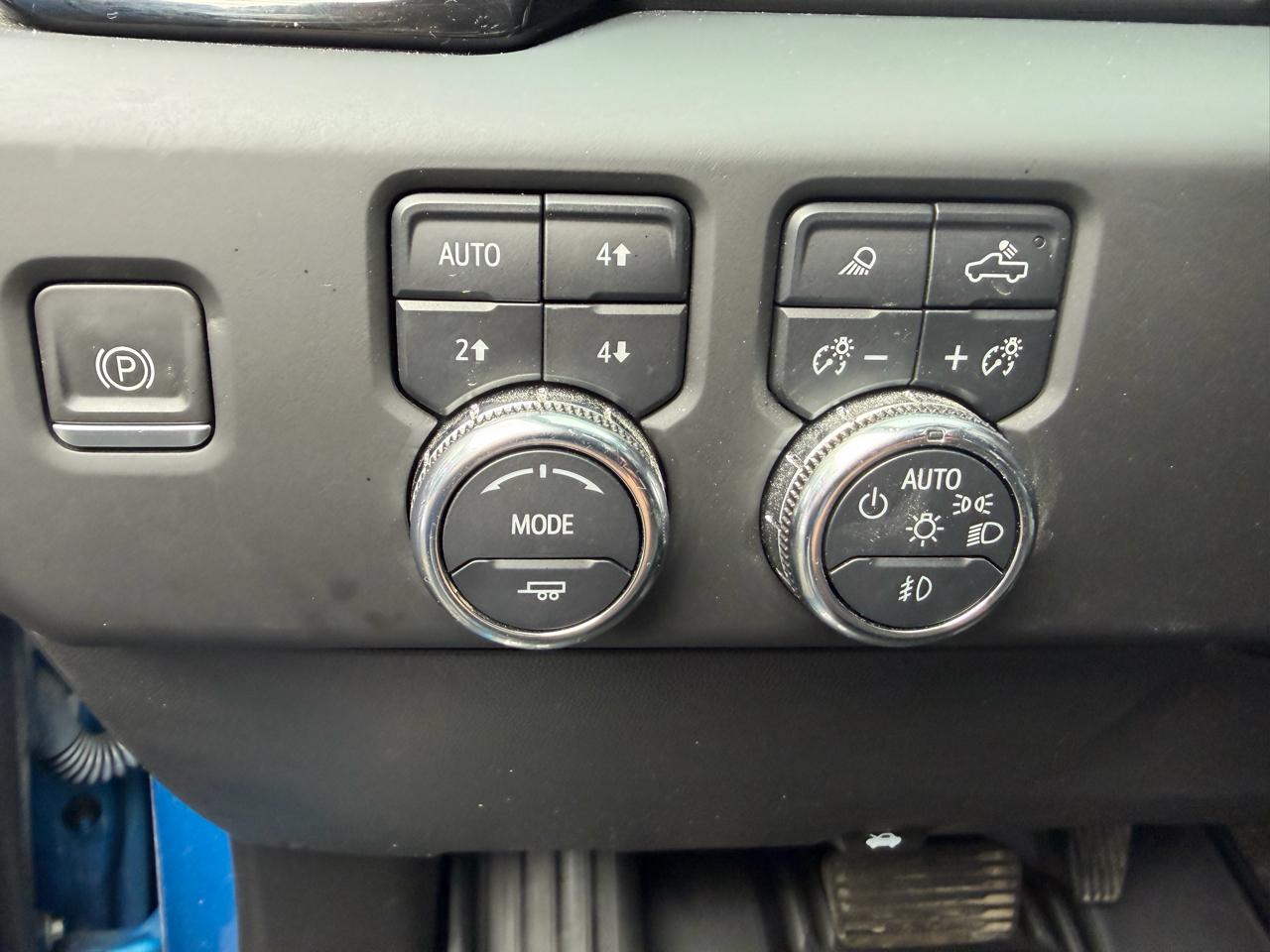 GMC Sierra 1500 AT4 Crew Cab 4WD 2023
