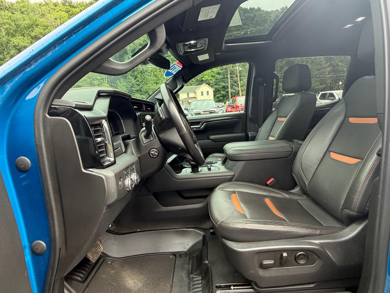 GMC Sierra 1500 AT4 Crew Cab 4WD 2023