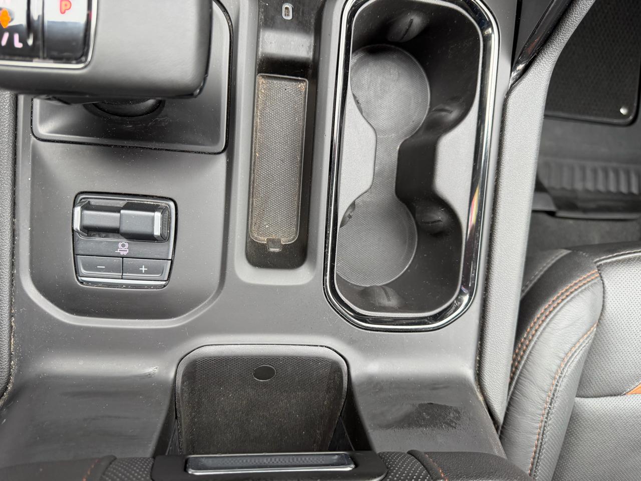GMC Sierra 1500 AT4 Crew Cab 4WD 2023