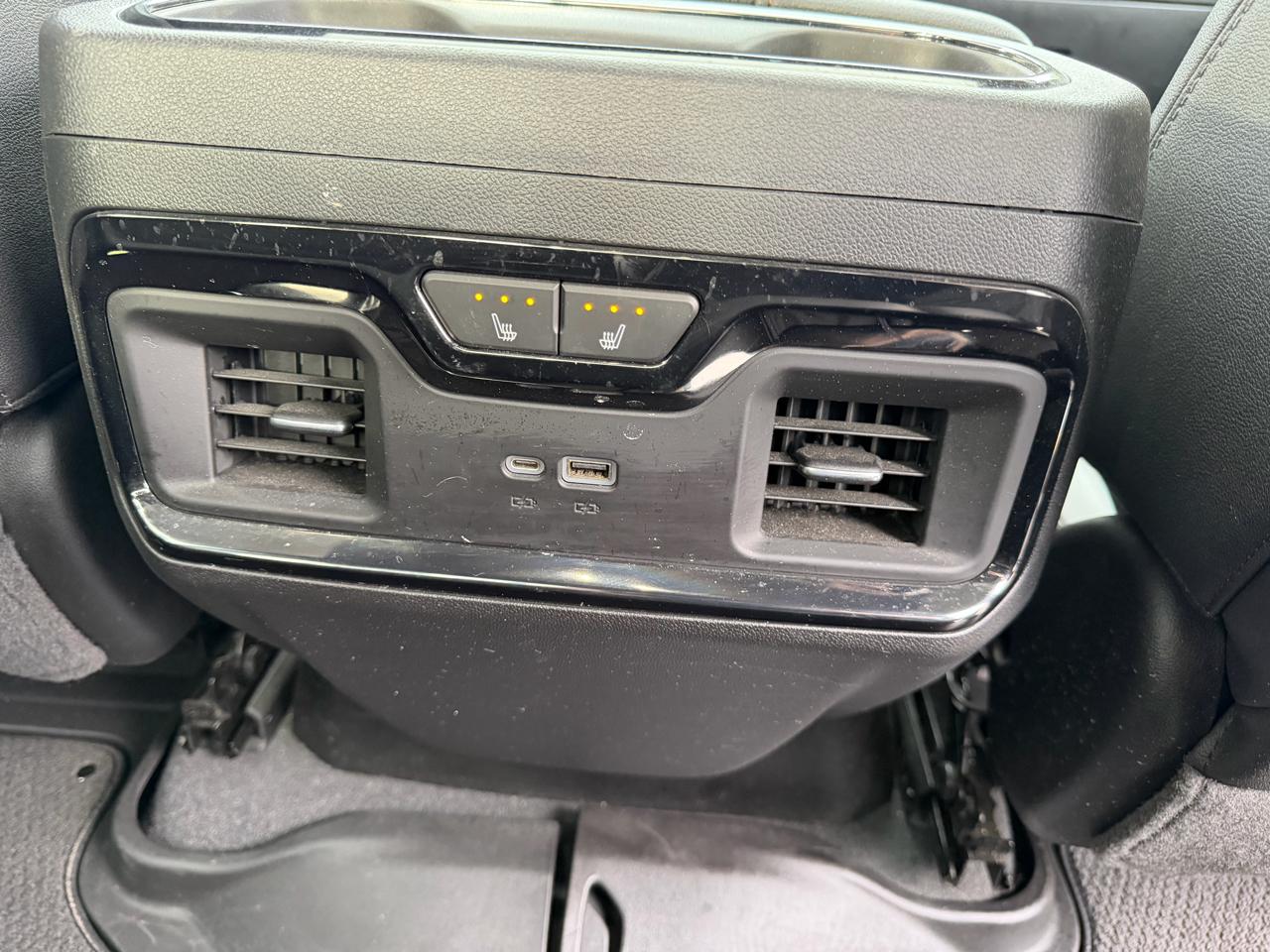 GMC Sierra 1500 AT4 Crew Cab 4WD 2023