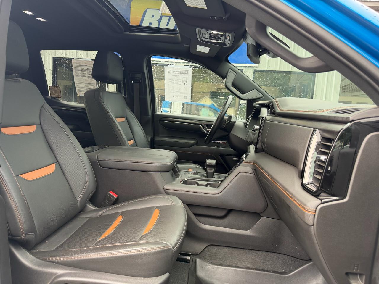 GMC Sierra 1500 AT4 Crew Cab 4WD 2023
