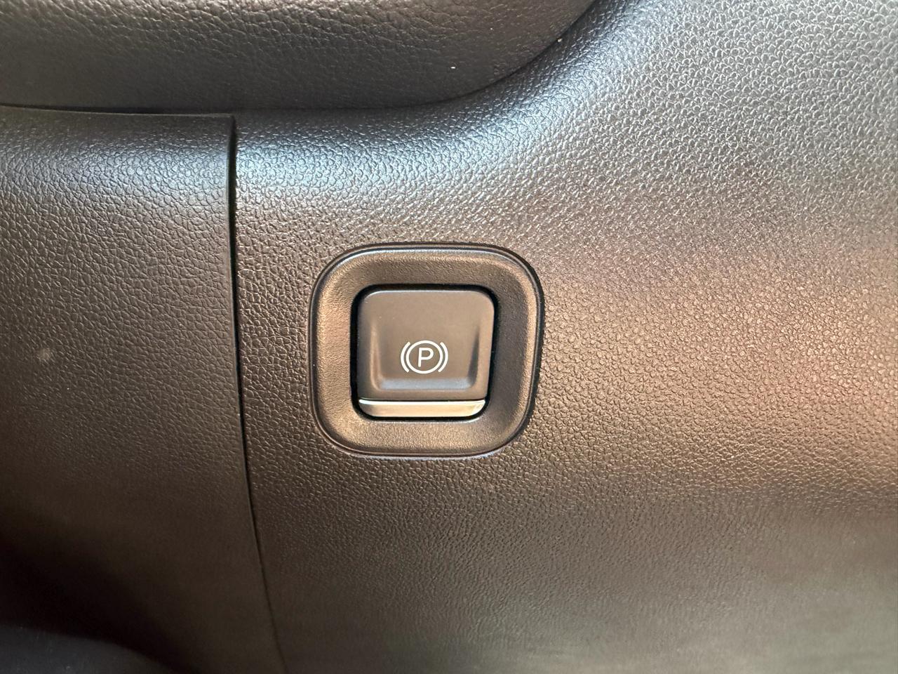 GMC Sierra 1500 Pro Crew Cab Short Box 4WD 2024