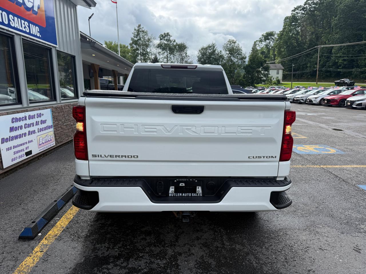 Chevrolet Silverado 1500 Custom Crew Cab 4WD 2024