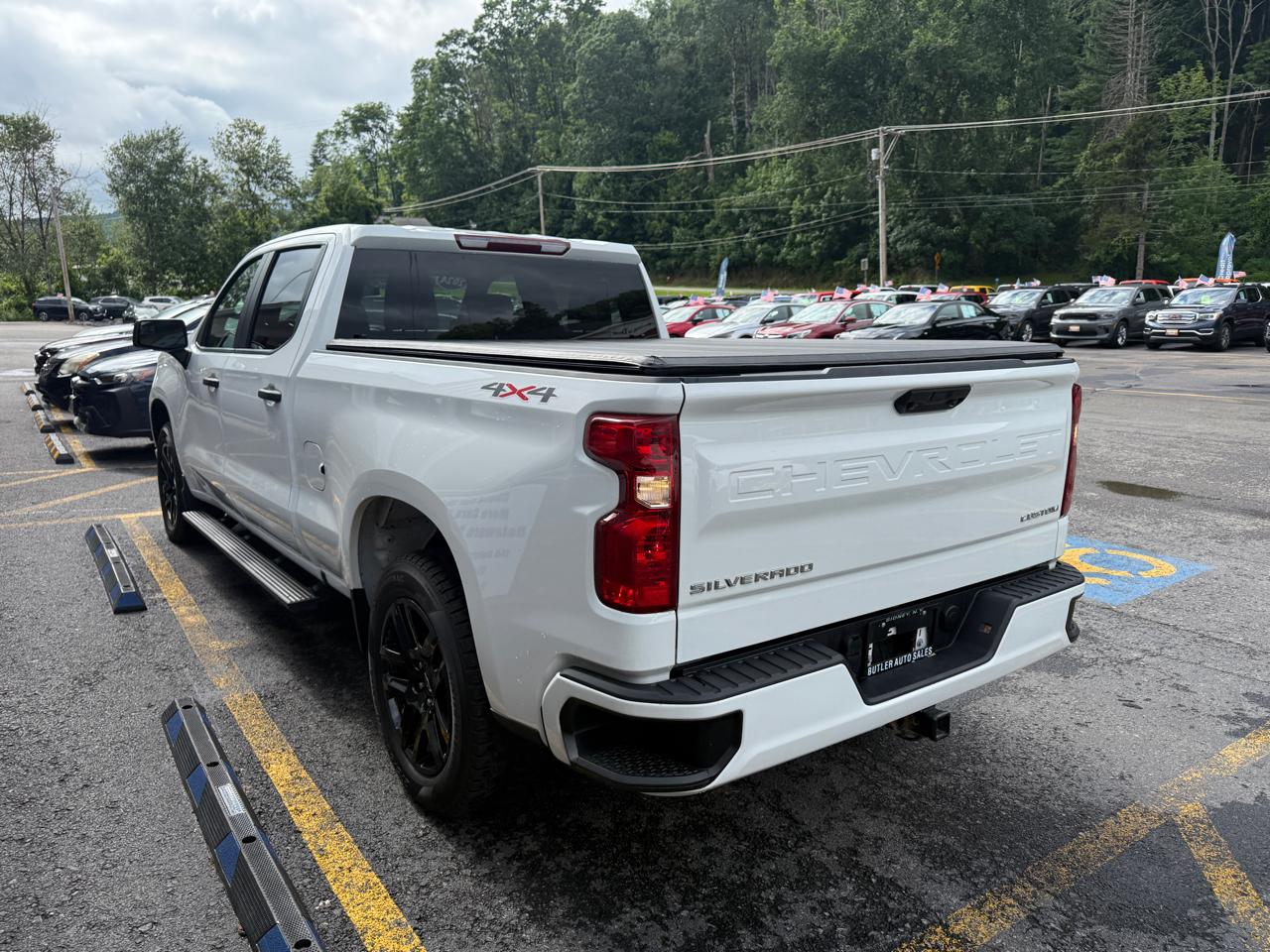 Chevrolet Silverado 1500 Custom Crew Cab 4WD 2024