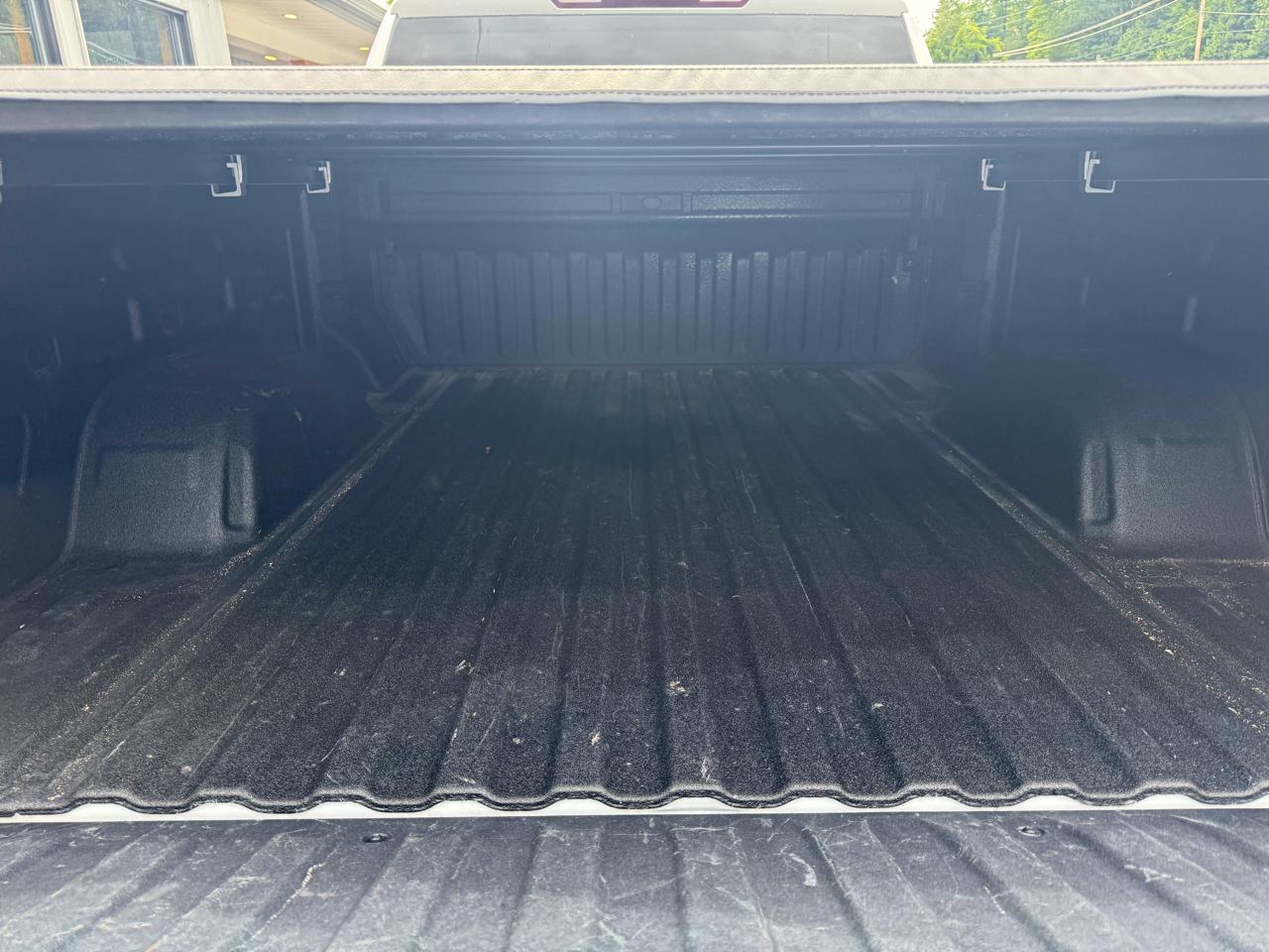 Chevrolet Silverado 1500 Custom Crew Cab 4WD 2024