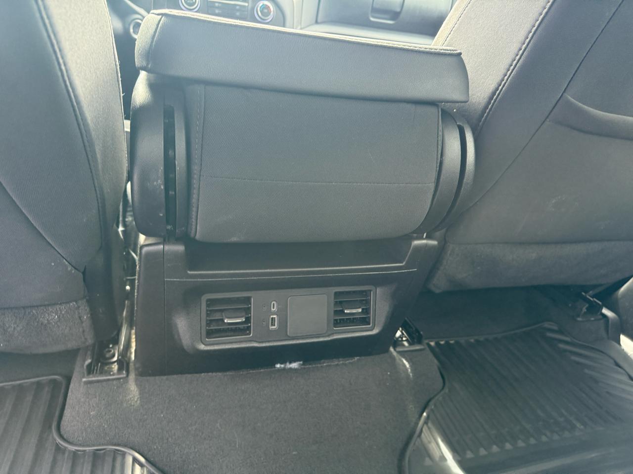 Chevrolet Silverado 1500 Custom Crew Cab 4WD 2024