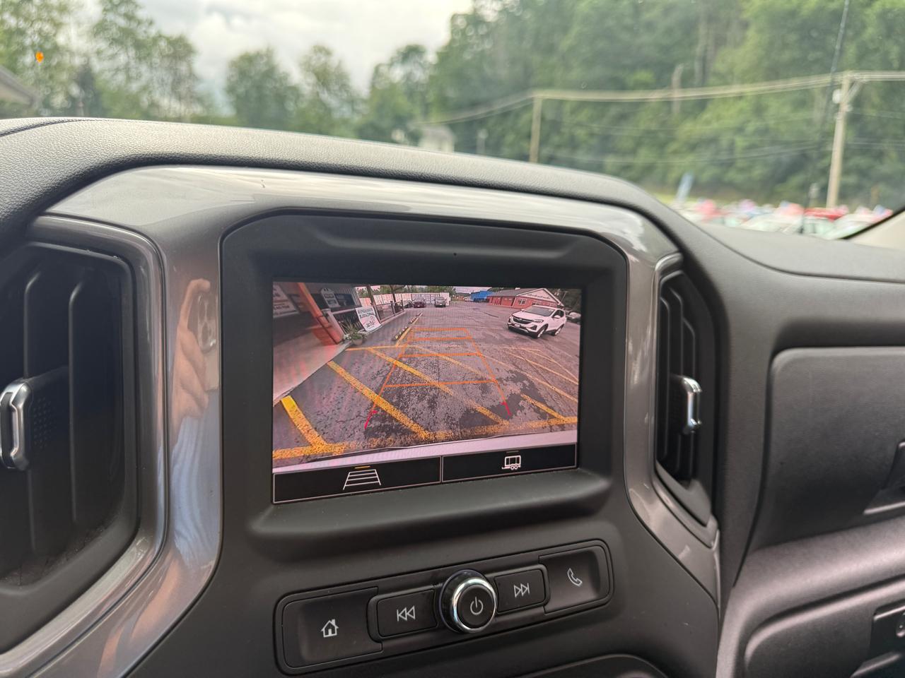 Chevrolet Silverado 1500 Custom Crew Cab 4WD 2024