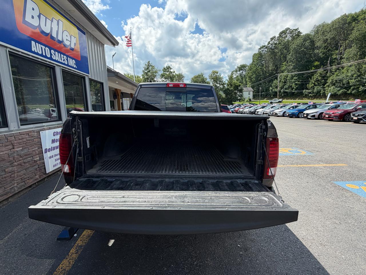RAM 1500 SLT Quad Cab 4WD 2020