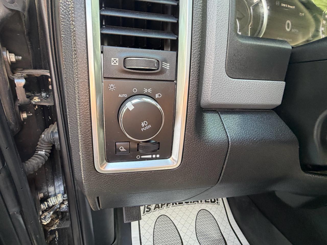 RAM 1500 SLT Quad Cab 4WD 2020
