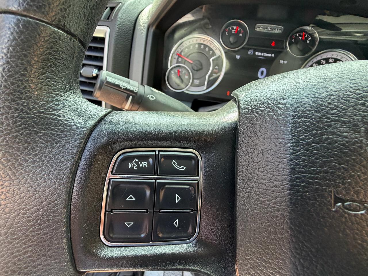 RAM 1500 SLT Quad Cab 4WD 2020