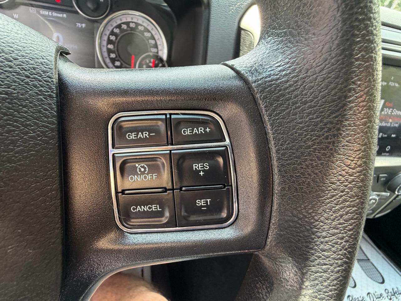 RAM 1500 SLT Quad Cab 4WD 2020