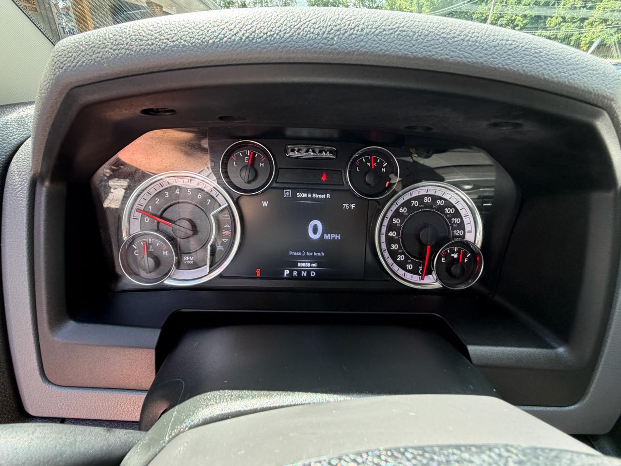 RAM 1500 SLT Quad Cab 4WD 2020