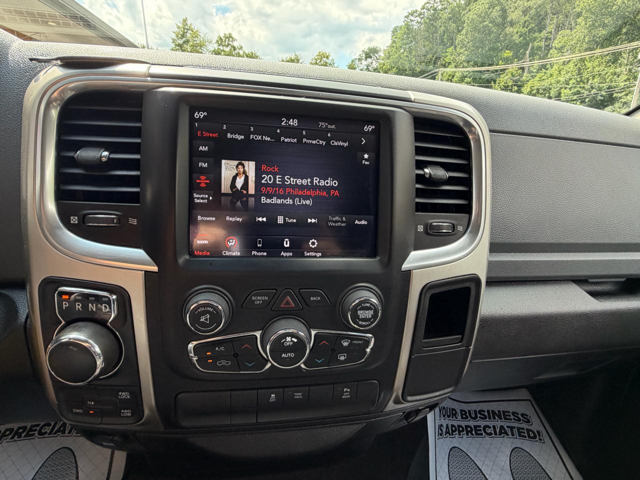 RAM 1500 SLT Quad Cab 4WD 2020