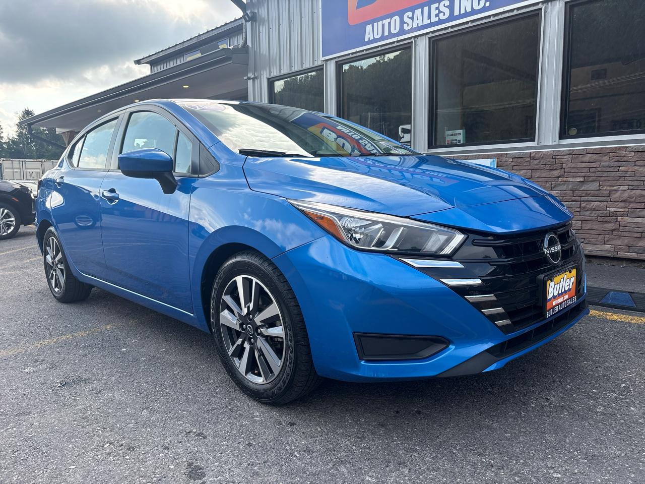 Nissan Versa SV 2023