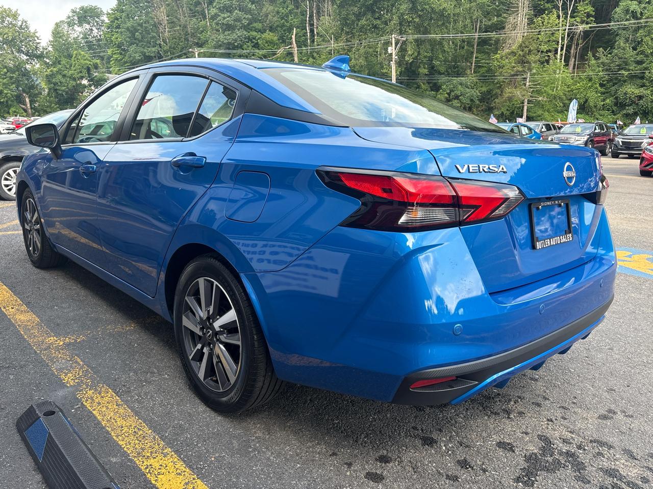 Nissan Versa SV 2023