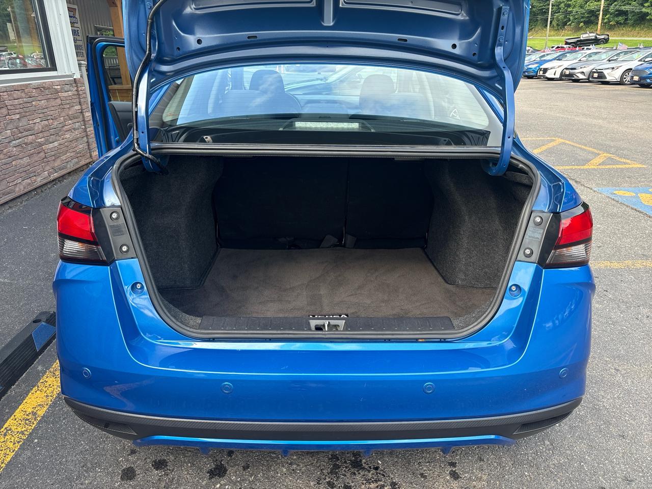 Nissan Versa SV 2023