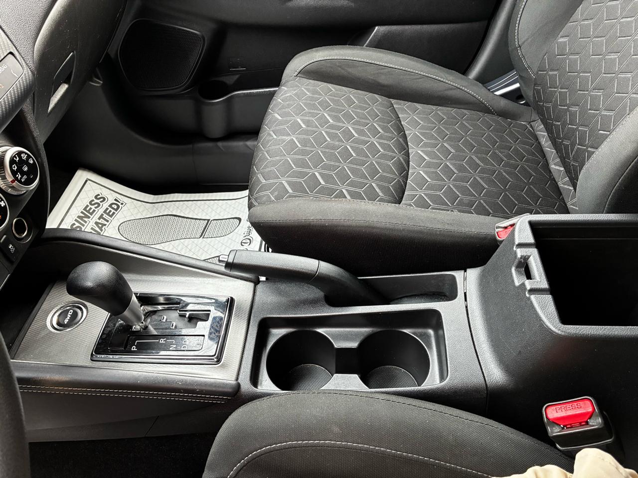 Mitsubishi Outlander Sport 2.0 ES 4WD 2024