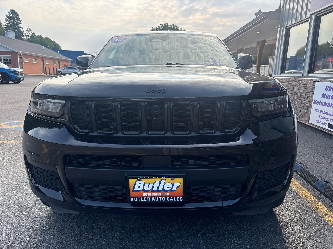 Jeep Grand Cherokee L Laredo 4WD 2023