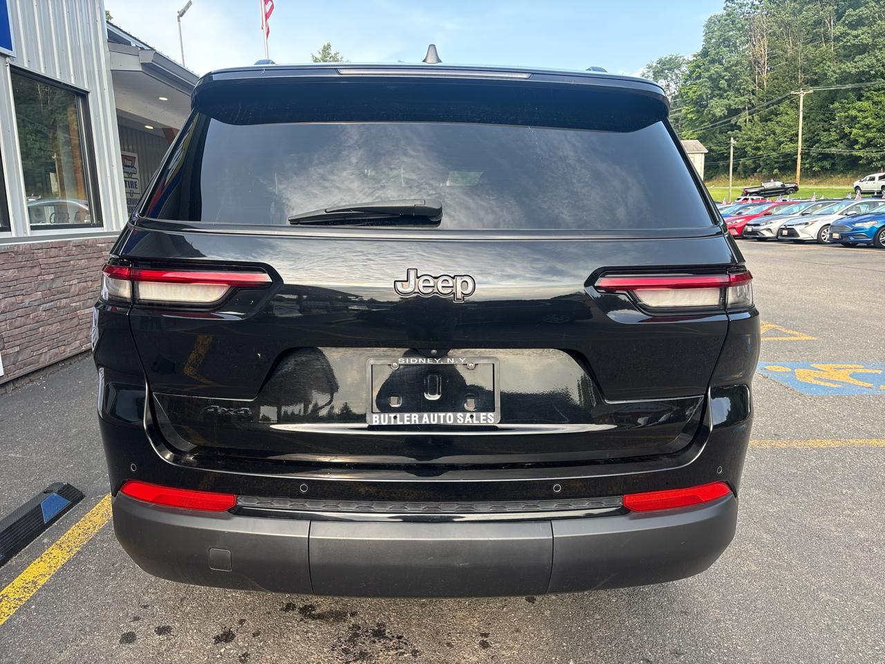Jeep Grand Cherokee L Laredo 4WD 2023