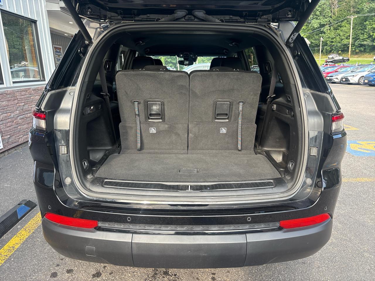 Jeep Grand Cherokee L Laredo 4WD 2023