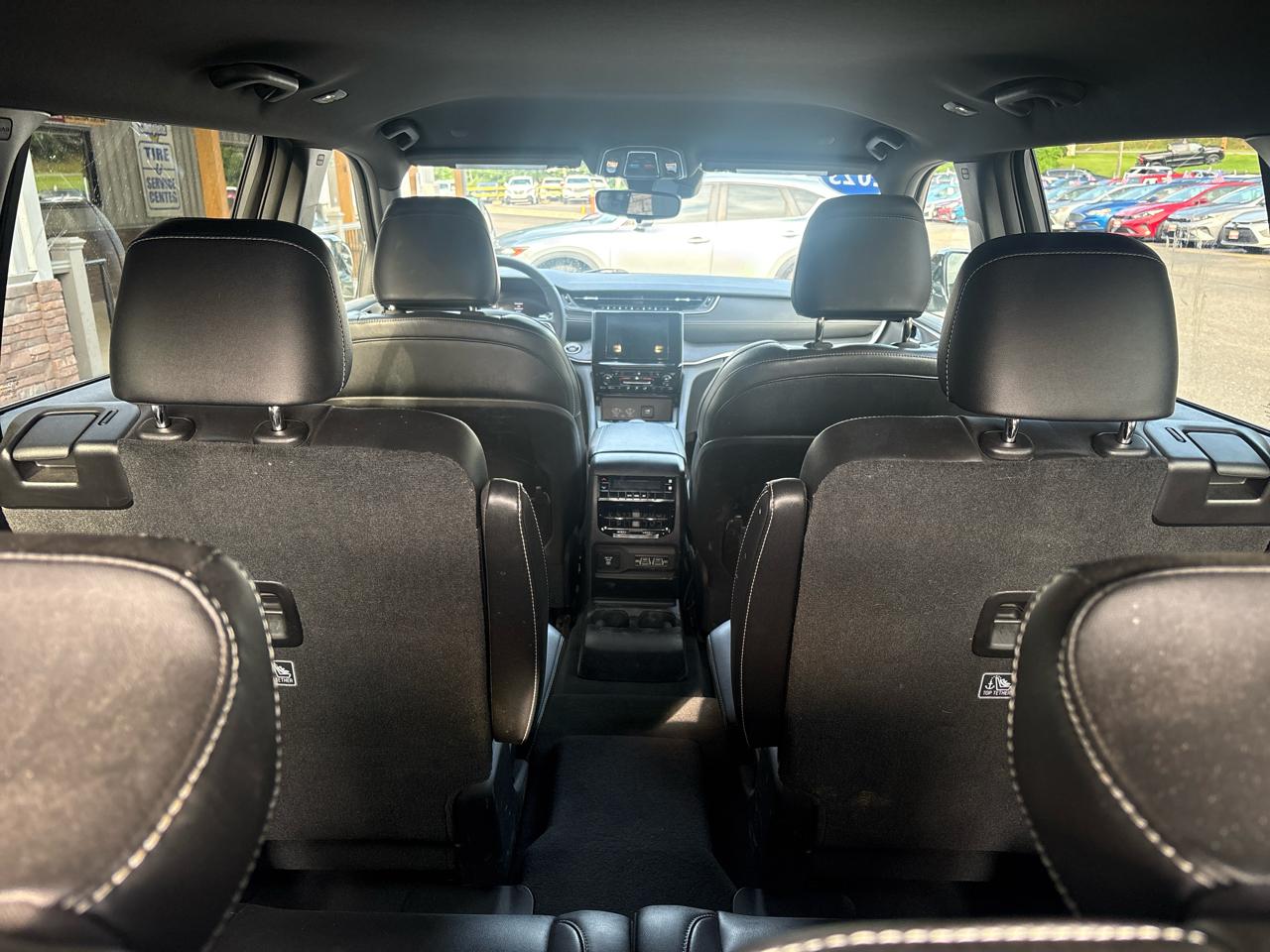Jeep Grand Cherokee L Laredo 4WD 2023