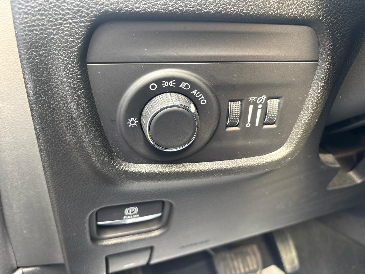 Jeep Grand Cherokee L Laredo 4WD 2023