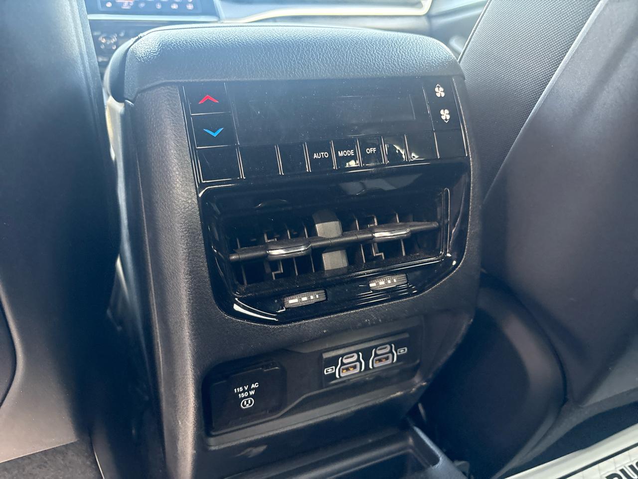 Jeep Grand Cherokee L Laredo 4WD 2023