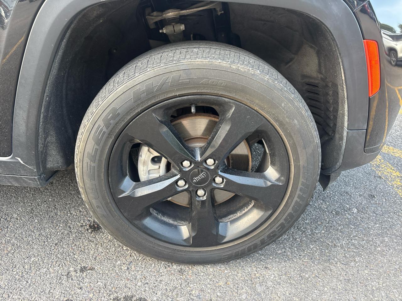Jeep Grand Cherokee L Laredo 4WD 2023