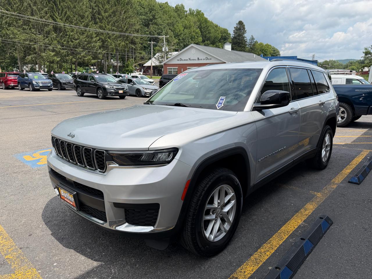 Jeep Grand Cherokee L Laredo 4WD 2023