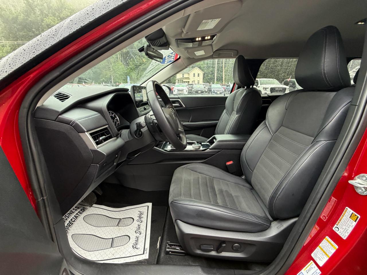 Mitsubishi Outlander SE 4WD 2025