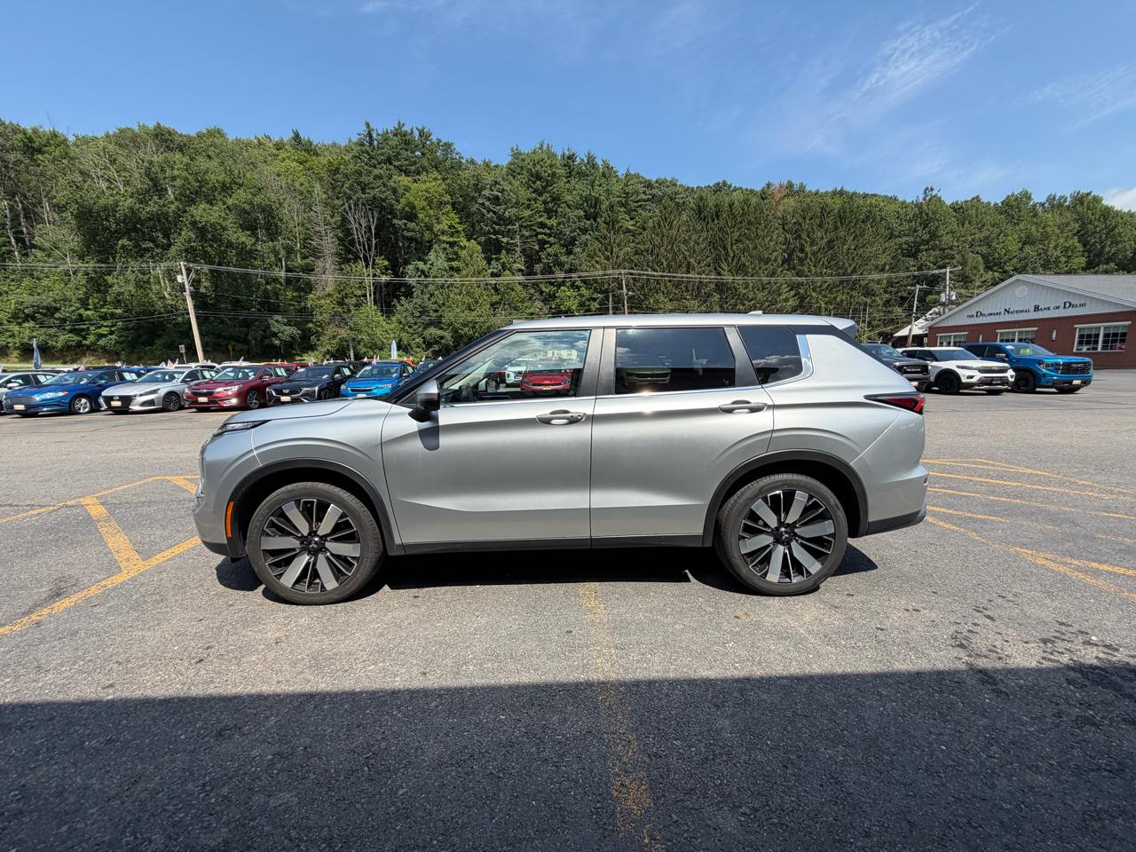 Mitsubishi Outlander SE 4WD 2025