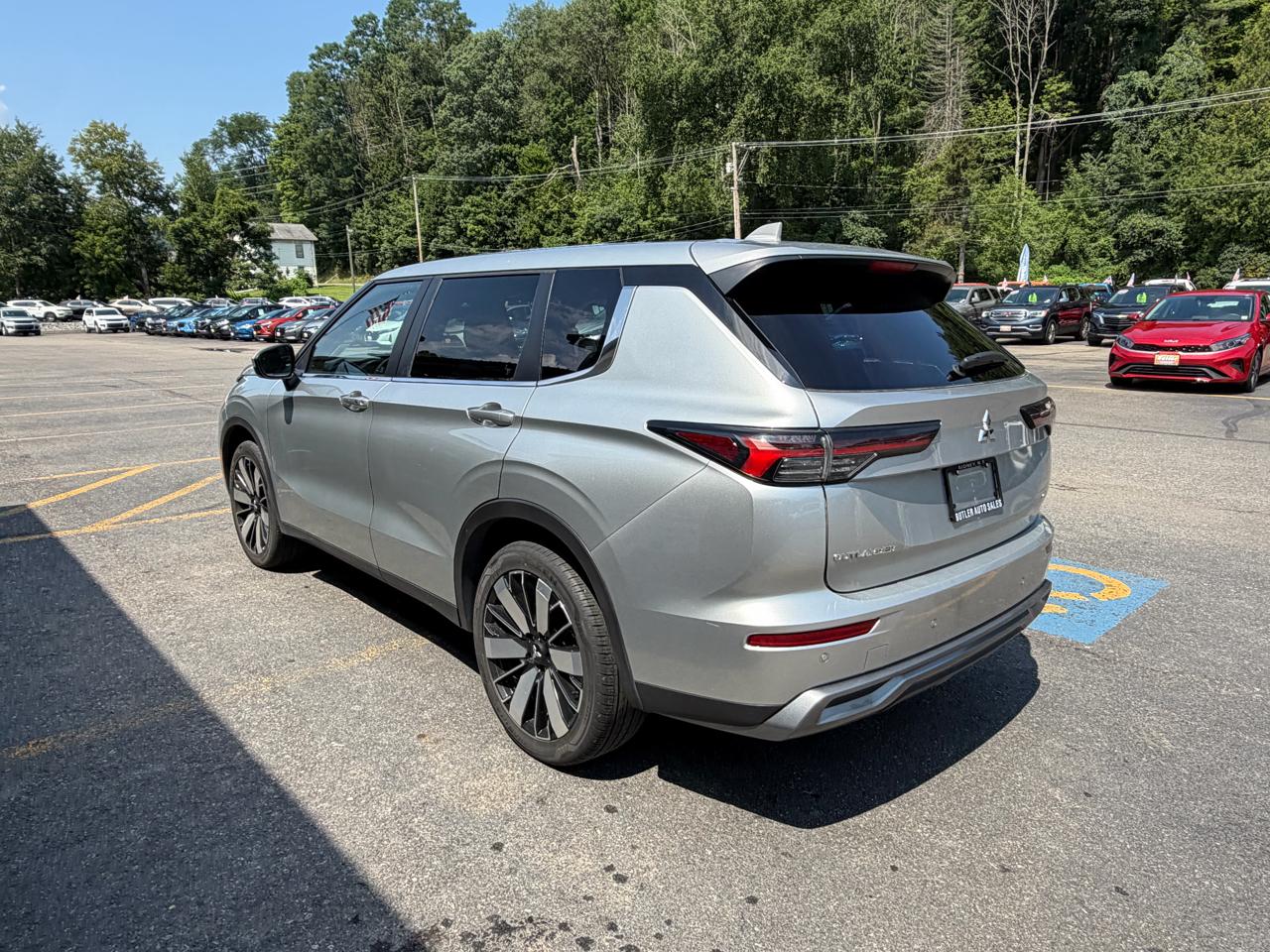 Mitsubishi Outlander SE 4WD 2025