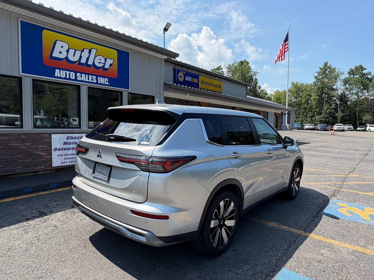 Mitsubishi Outlander SE 4WD 2025