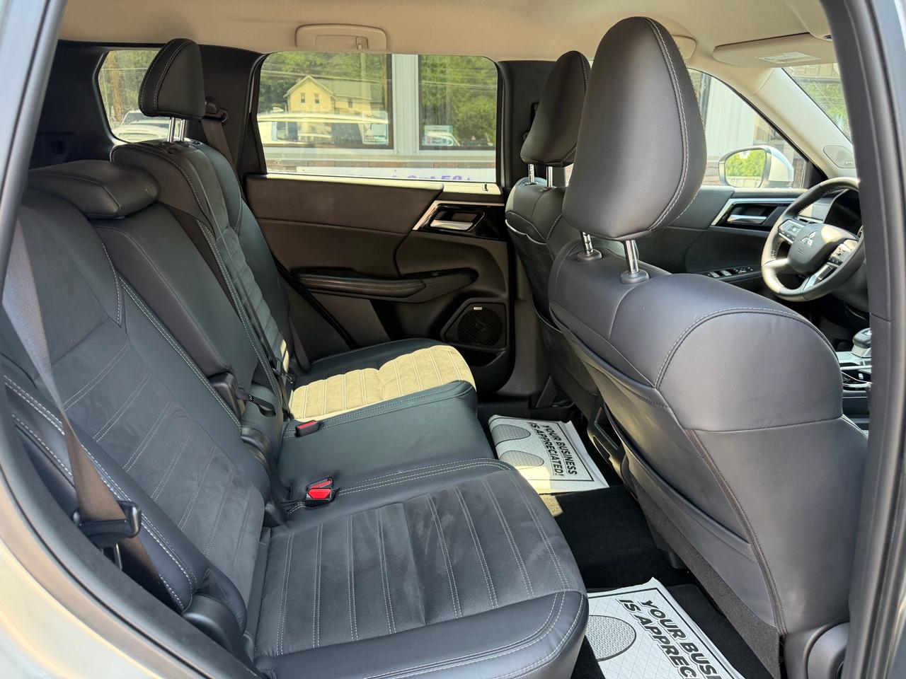 Mitsubishi Outlander SE 4WD 2025