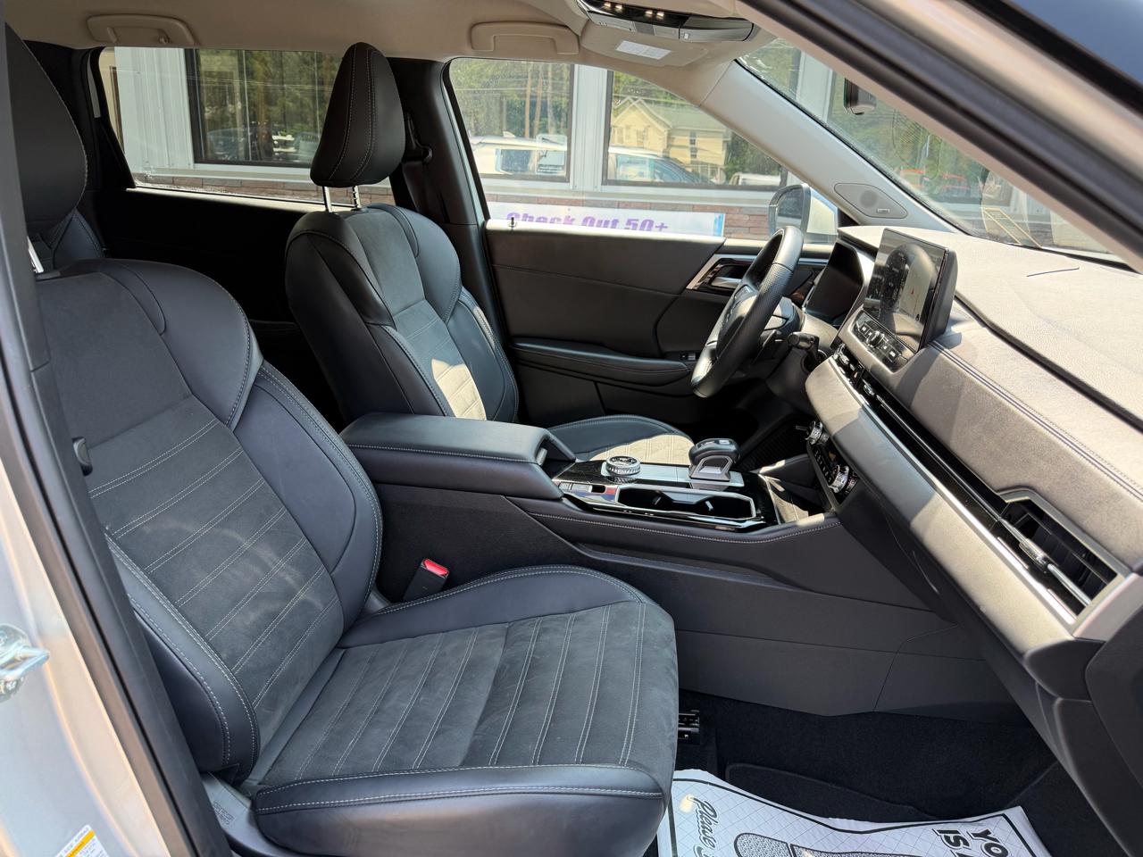 Mitsubishi Outlander SE 4WD 2025