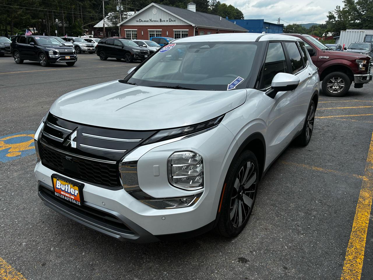 Mitsubishi Outlander SE 4WD 2025