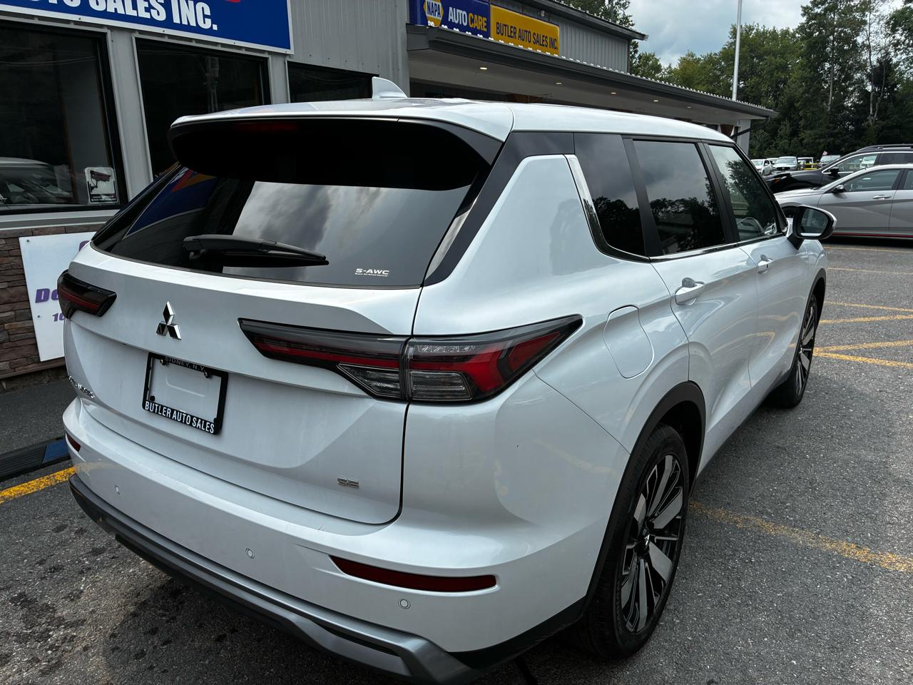 Mitsubishi Outlander SE 4WD 2025