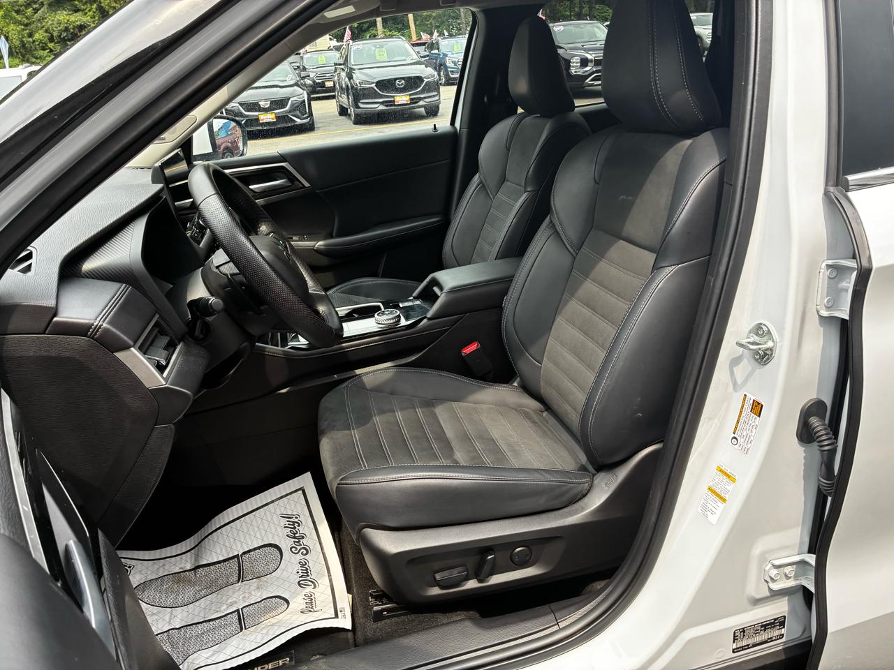 Mitsubishi Outlander SE 4WD 2025