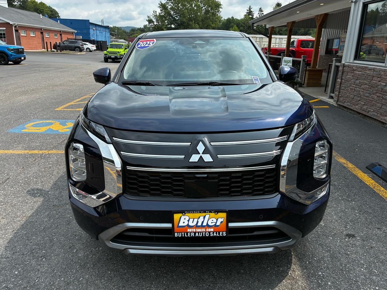 Mitsubishi Outlander SE 4WD 2025