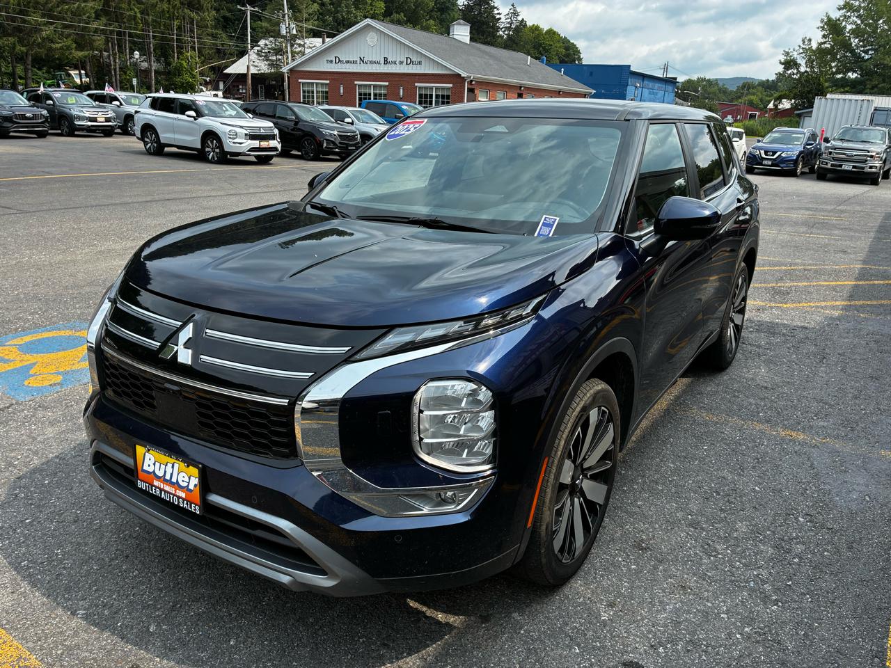 Mitsubishi Outlander SE 4WD 2025