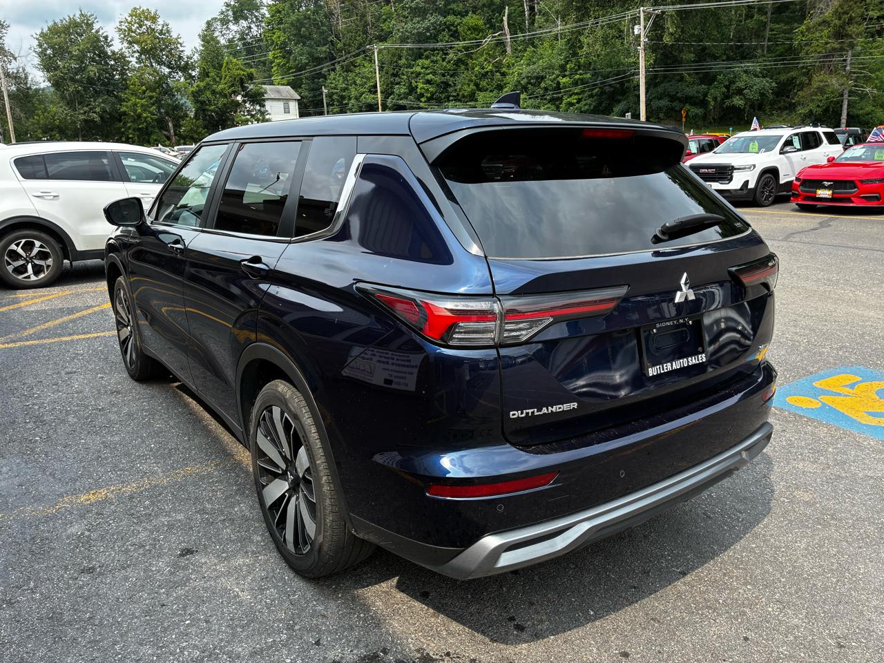 Mitsubishi Outlander SE 4WD 2025