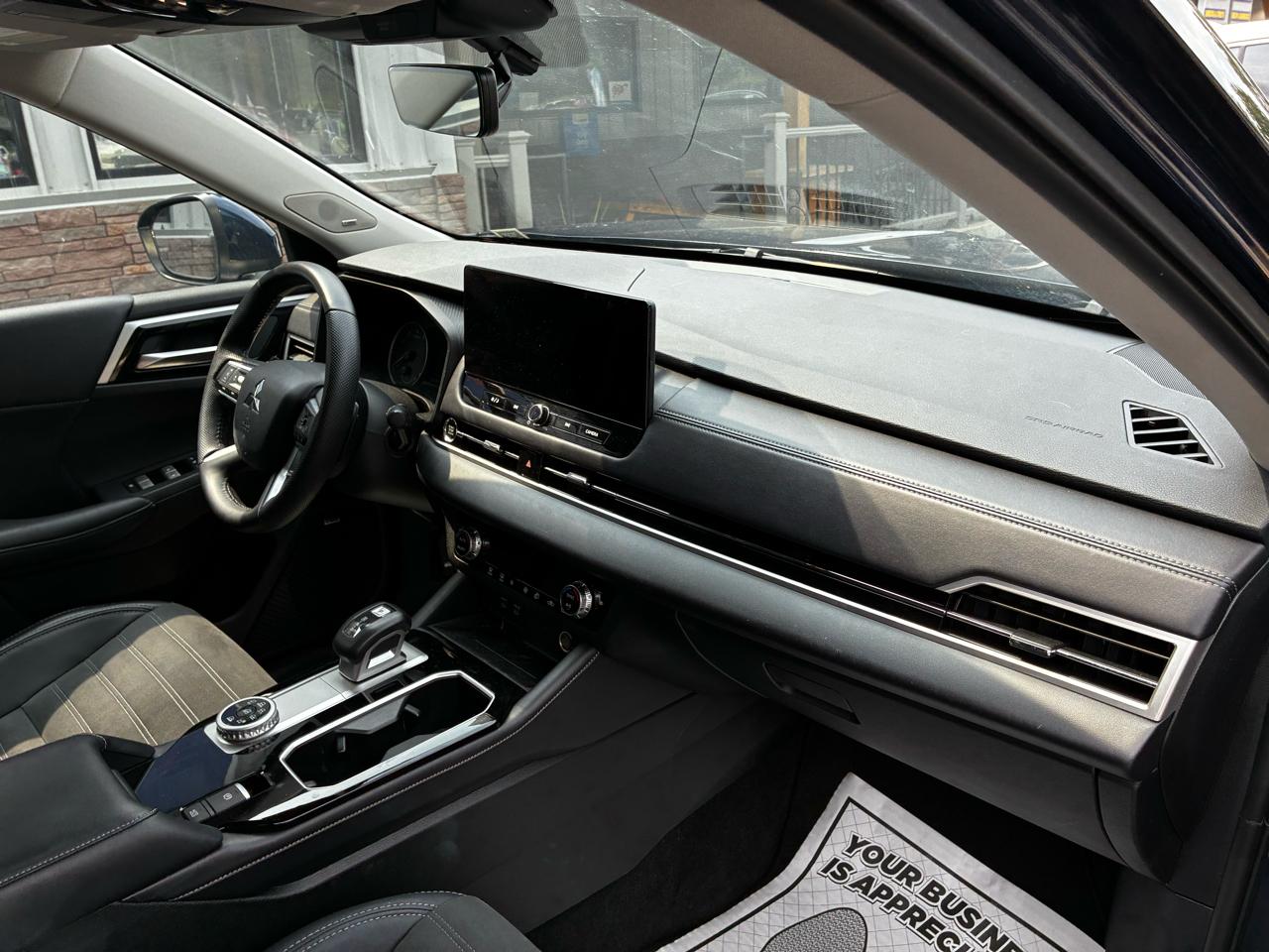 Mitsubishi Outlander SE 4WD 2025
